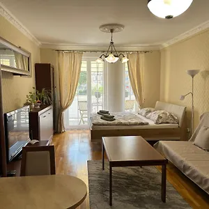 https://apartment-julia-in-the-center-of-karlovy-vary.marianskelaznehotels.net