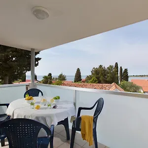 https://apartments-dajla.in-istria.net